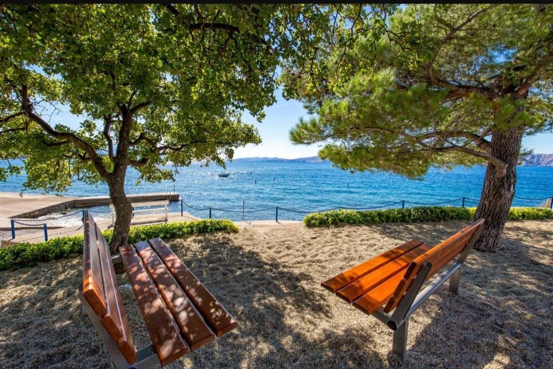Apartmani Gabrijel ノヴィ・ヴィノドロスキー エクステリア 写真