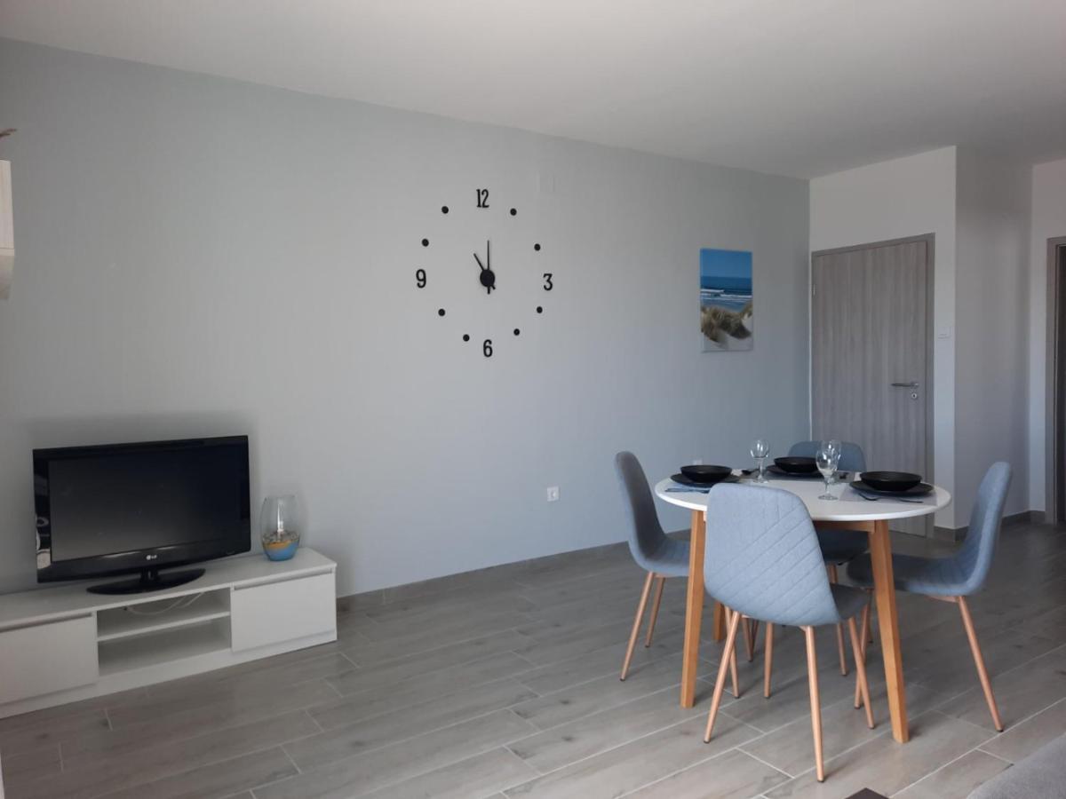 Apartmani Gabrijel ノヴィ・ヴィノドロスキー エクステリア 写真
