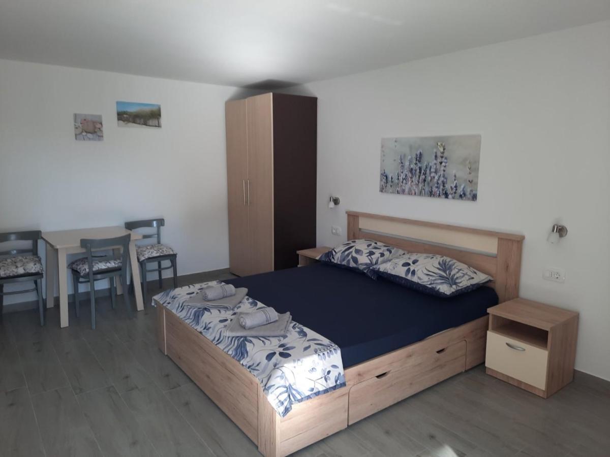 Apartmani Gabrijel ノヴィ・ヴィノドロスキー エクステリア 写真