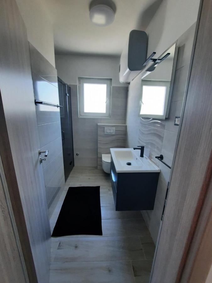 Apartmani Gabrijel ノヴィ・ヴィノドロスキー エクステリア 写真