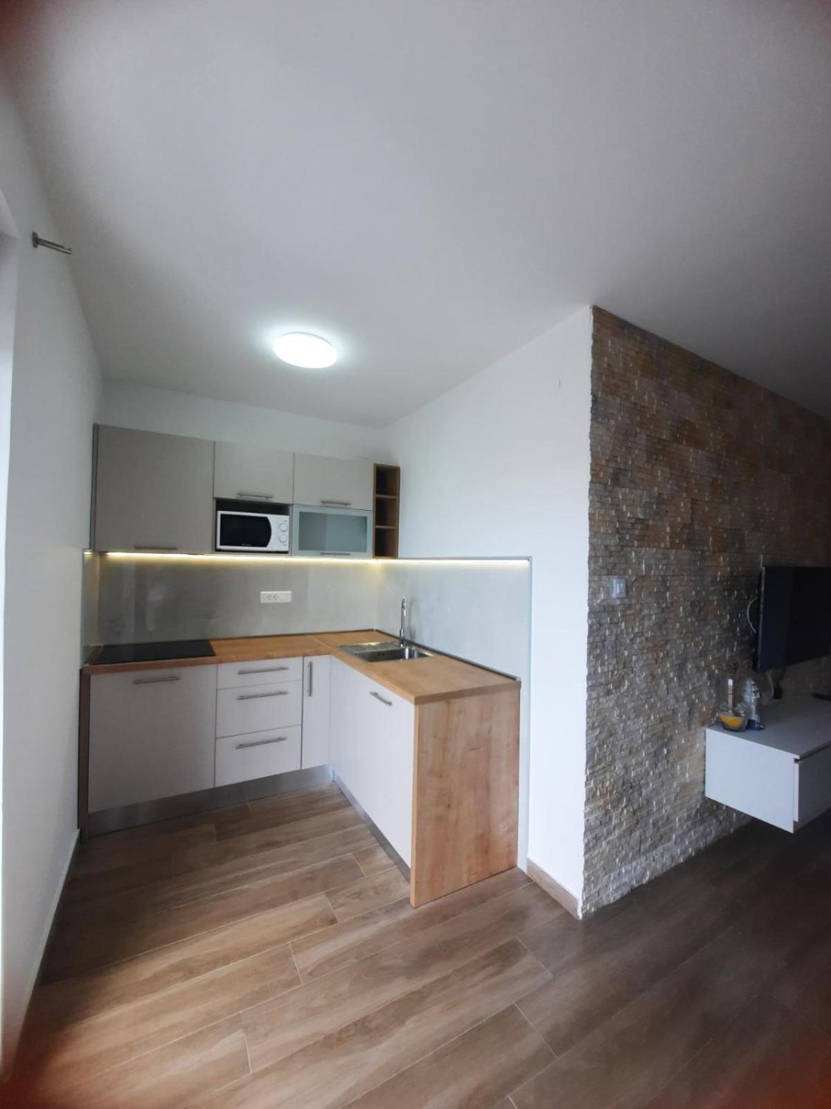 Apartmani Gabrijel ノヴィ・ヴィノドロスキー エクステリア 写真